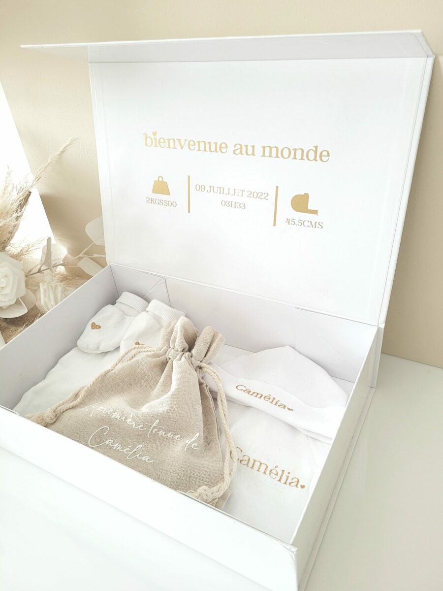 Coffret cadeau naissance personnalisé