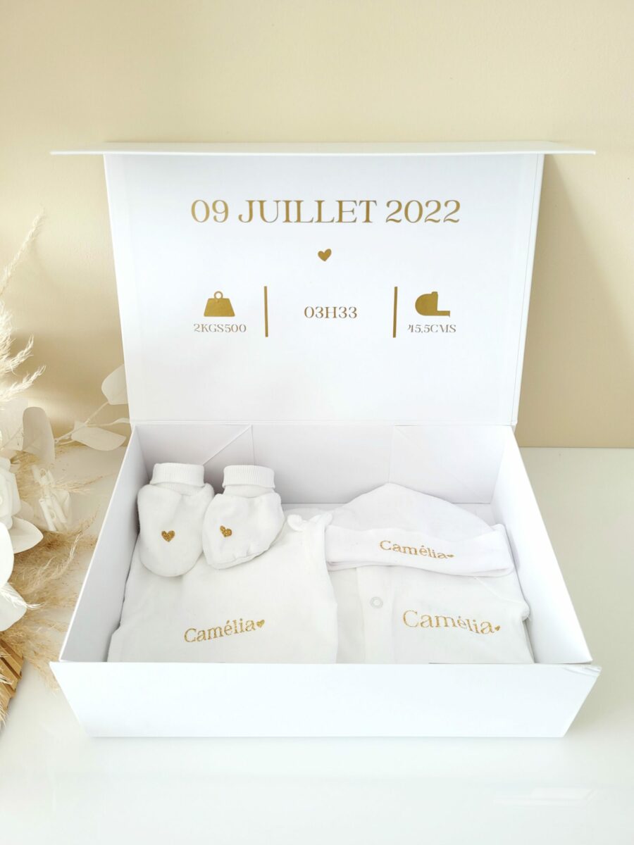 Coffret cadeau naissance personnalisé