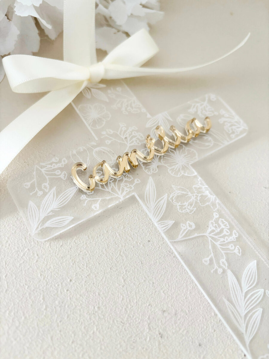 Croix religieuse baptême personnalisée