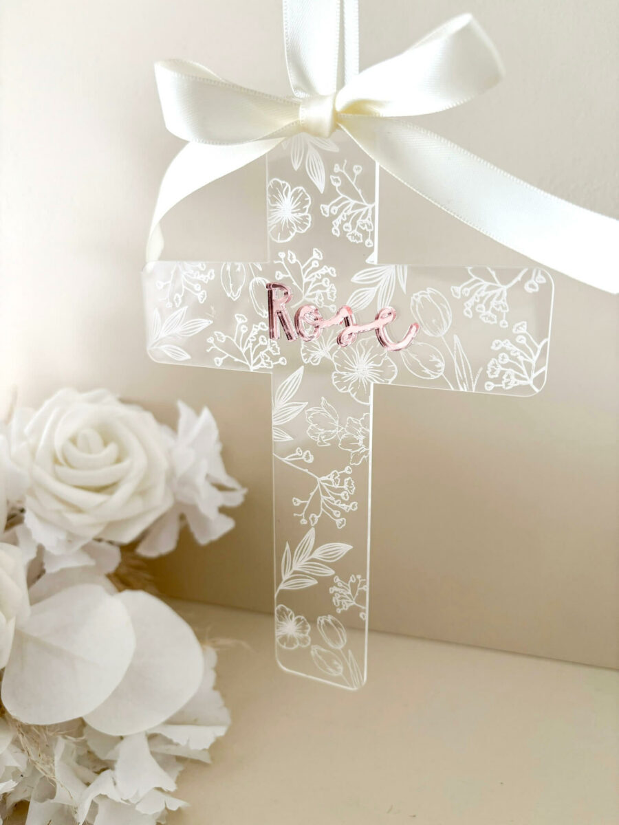 Croix religieuse baptême personnalisée