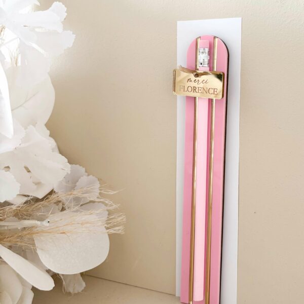 Support Stylo Marque Page Rose Bonbon